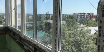 Установка пластиковых окон Rehau-70мм, отделка проф-листом, усиление парапета