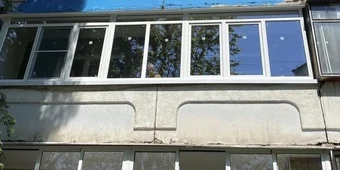 Установка пластикового балкона KBE-58/24